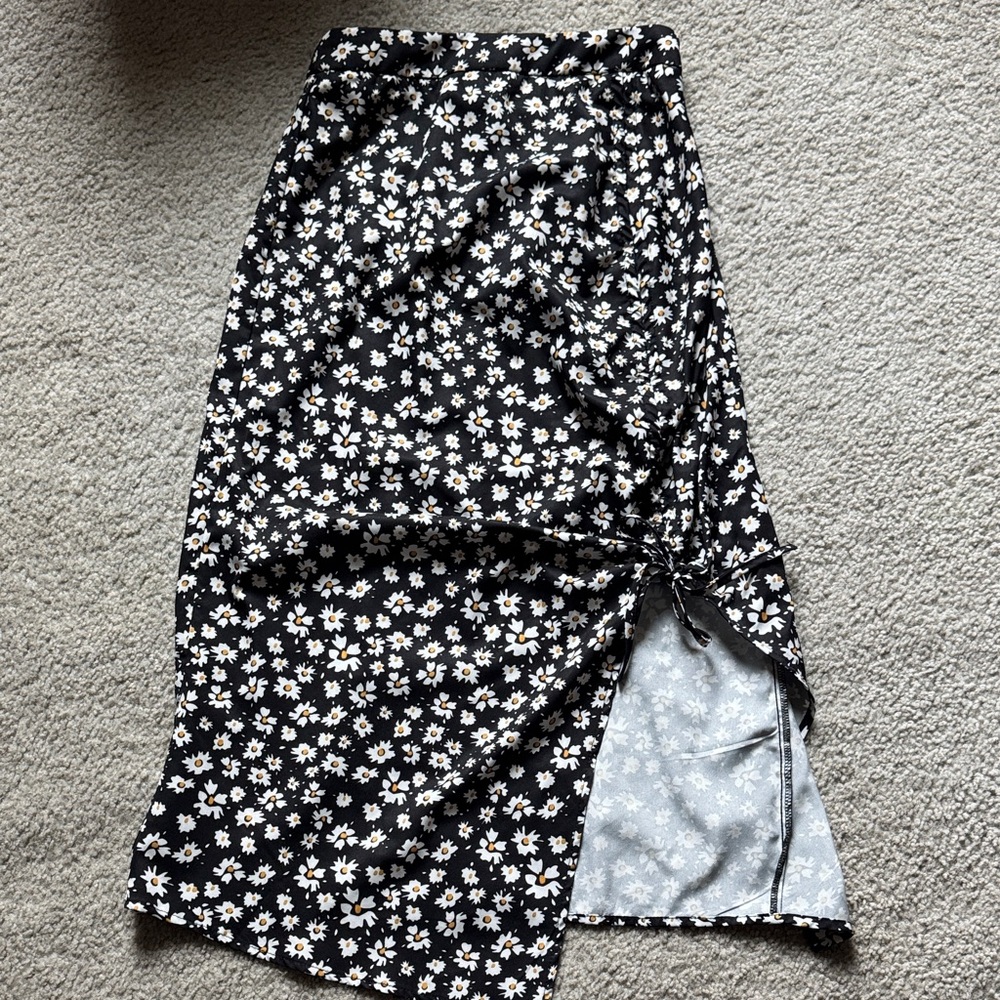 SHEIN Black and White Floral Skirt